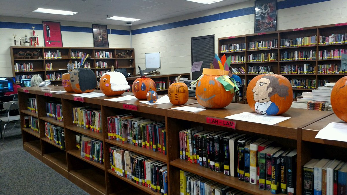 MurrayStateTQI's tweet photo. Awesome pumpkin display with historical people and events in the library at Graves County High School! https://t.co/53LglmNyXy