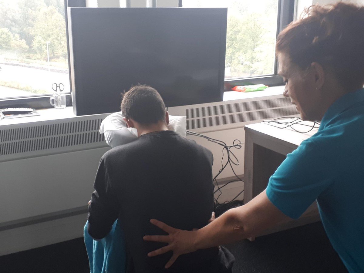 prospexNL's tweet photo. Spellen, massages, prijzen, lunch en prospex #Dollars: Niets hield onze #relatiebouwers gisteren tijdens de #Halloween #challenge tegen om te #presteren op het top van hun kunnen! https://t.co/h1ekjnw5K2