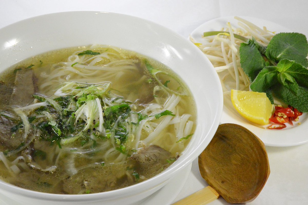 CapheGuests's tweet image. #Dinner calls for comfort food!❤️ With your the weather getting colder this weekend, #Pho is a perfect option! #Tag you Pho buddy🍜 and start slurping!🎉 

#Weekend #FriendlyFriday #Friyay🎉 #Chiswick #VietnameseFood