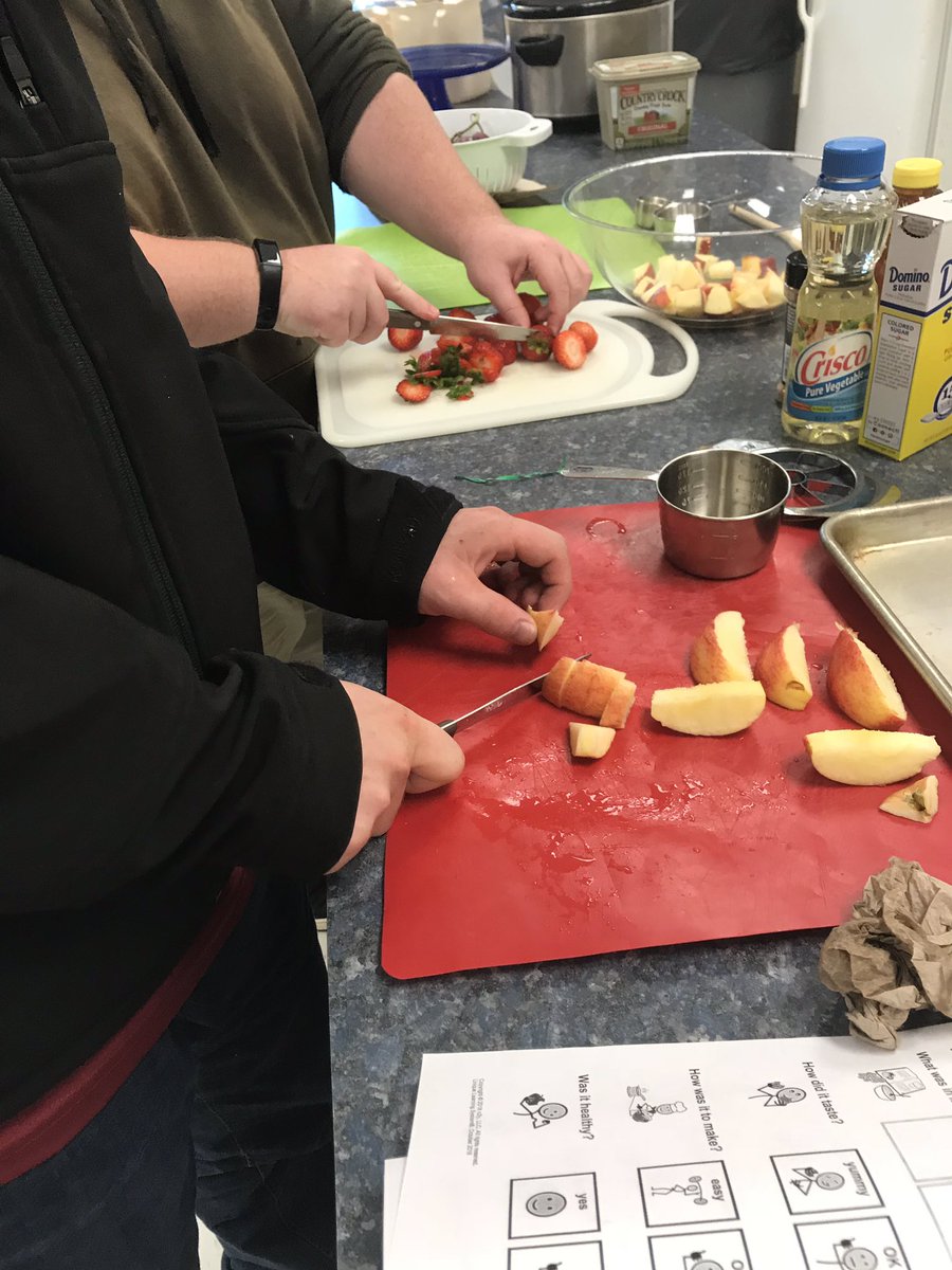 KMendezAHS's tweet image. #AHSengagement #FUNctionalFridays