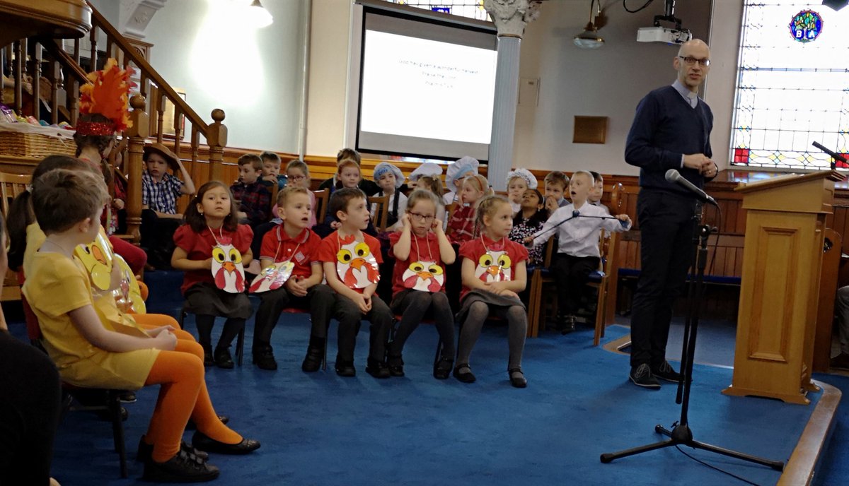 OakgroveIPSN's tweet image. Congratulations to all of our fantastic Primary 3 pupils as we celebrated the #Harvest2018 Service with Rev Linkens at Ebrington Presbyterian Church. Thanks to OIPSN families who filled 20 boxes of food donations for the Cross Community #PantryProject. @IEFNI @niciebelfast