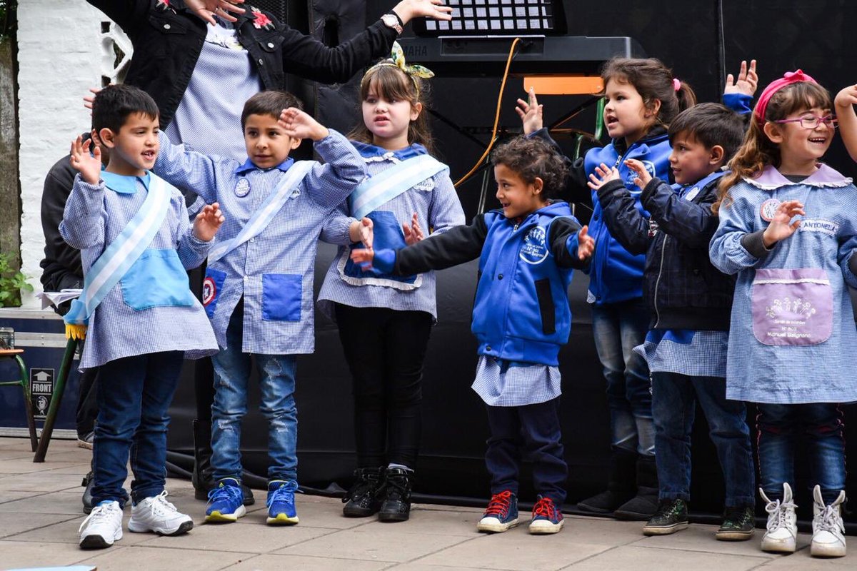 gustavomenendez's tweet image. El Jardín de Infantes 903 del #BarrioAmandy de #Merlo hoy cumplió 50 años ! Felicitaciones a las docentes, padres y nuestros pequeños merlenses por tan lindo festejo ! Cuanta alegria y cariño en toda esa comunidad educativa ! #JuntoalVecino @MerloGob