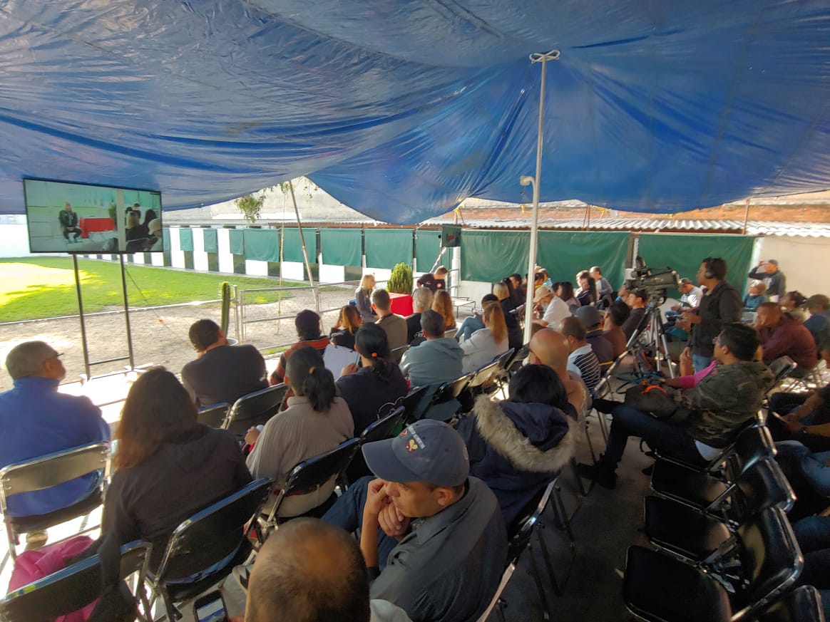 perroSAcuna's tweet photo. Interesante el seminario con Valentina Balli 🐕 entrenadores , MVZ  etc ✌ https://t.co/41kvjlhtDr