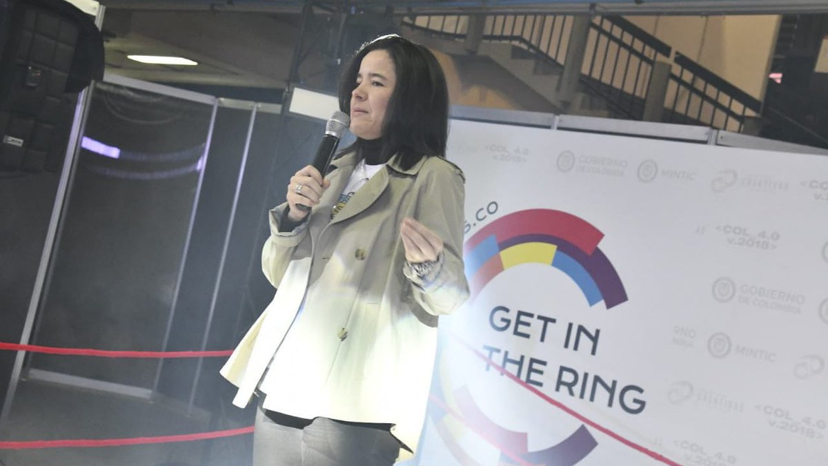 ConstainSylvia's tweet photo. Cada vez más feliz, observando el talento y las ganas de emprender en Colombia, muestra de ello, los duelos en el ring promovidos por @AppsCo. ¡A ganar! #GetInTheRingAppsCo #Col40 #Col40Regiones https://t.co/HiTIDwP3Yu