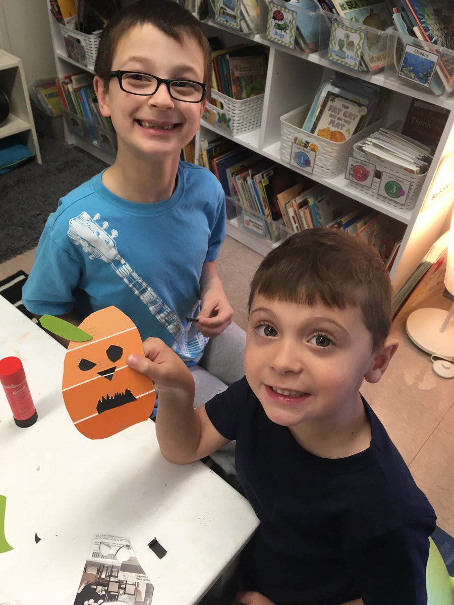 mrsvincelliSEAS's tweet image. Creating and describing these Halloween characters with our buddies in @mrscostanzoSEAS class! #learningpartnership