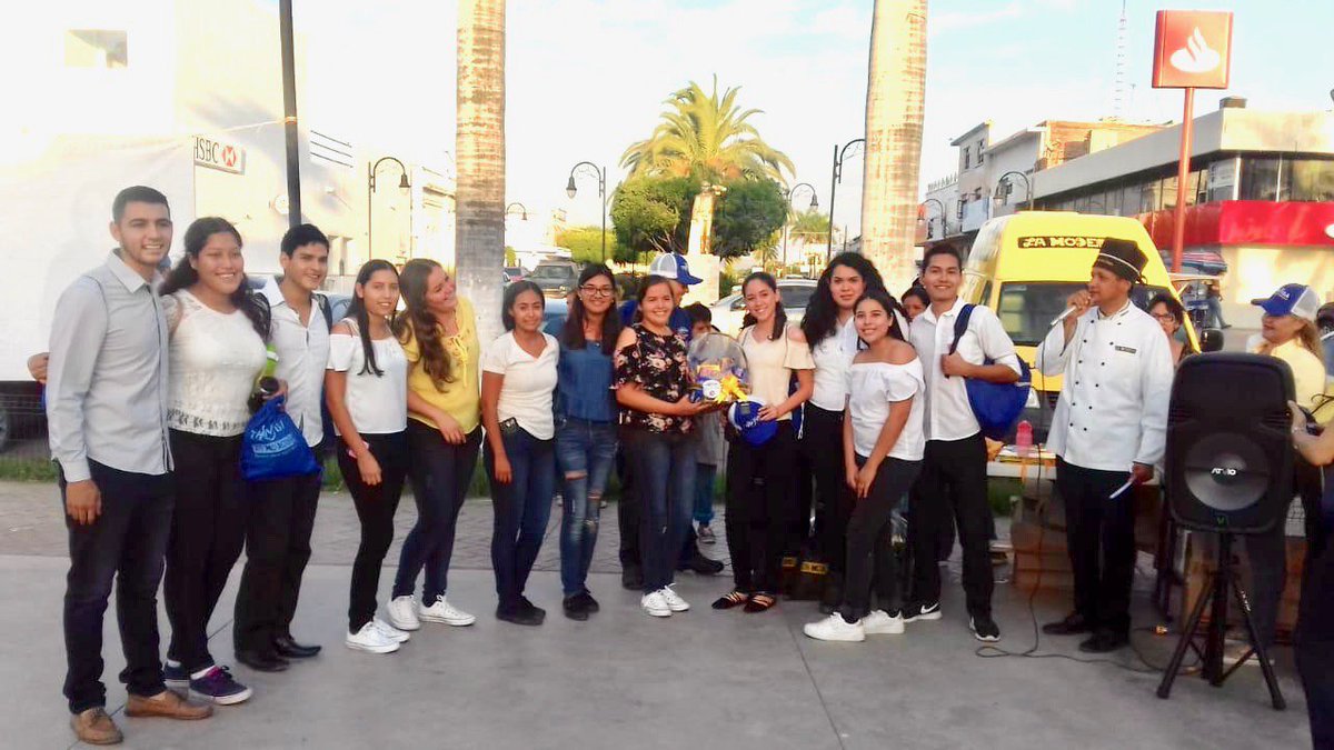 UES_MX's tweet photo. Con platillos innovadores utilizando pasta como ingrediente principal, alumnos de Ing. en Tec. en Alimentos de UES Navojoa ganaron el 1er. Lugar del concurso del Día Mundial de la Pasta organizado por La Moderna y donde participan universidades de Obregón y Navojoa. ¡Felicidades! https://t.co/xUfVVCmGBg
