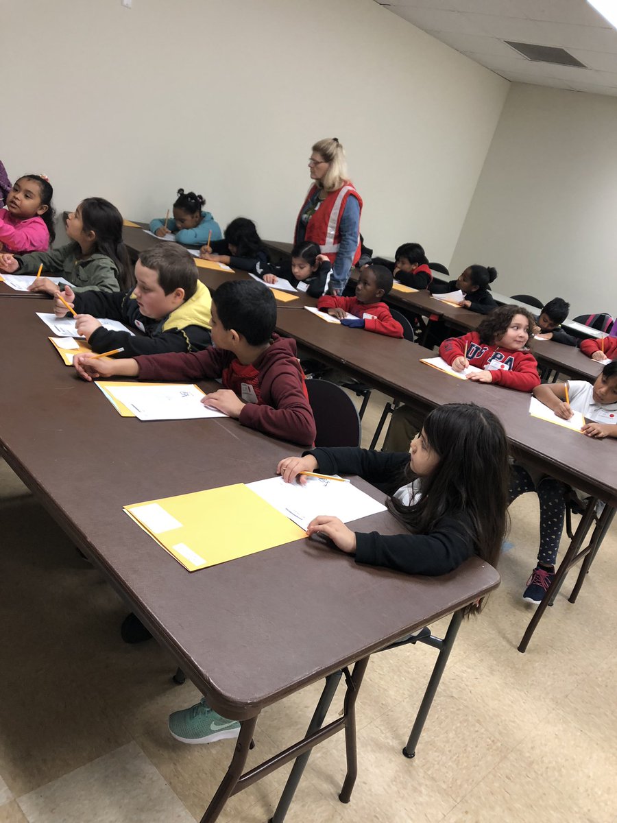 abarretopaz's tweet photo. Field trip to the dentist π¬π #projectsavingsmiles @FondrenES @Tabitha_Dudley1 @TeamHISD https://t.co/PClGXIEKhL