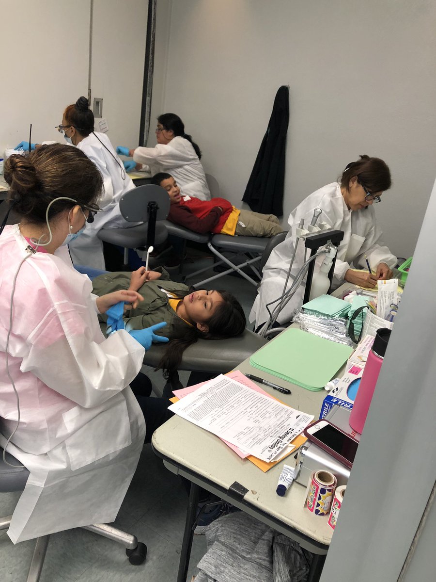 abarretopaz's tweet photo. Field trip to the dentist π¬π #projectsavingsmiles @FondrenES @Tabitha_Dudley1 @TeamHISD https://t.co/PClGXIEKhL