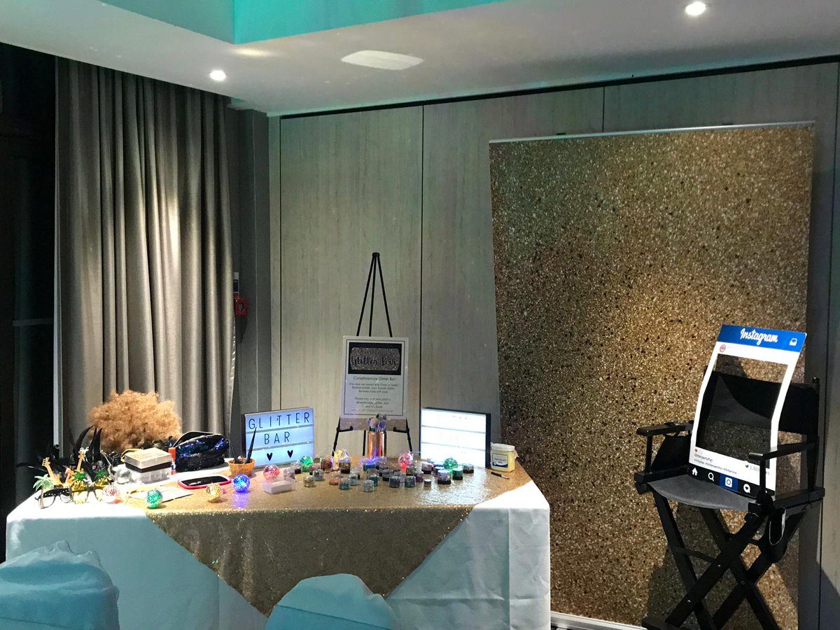 cglitterbar's tweet photo. We are looking forward to our November bookings...we are ready to glitter your event! #glitterbar https://t.co/dzzIEfYpUo