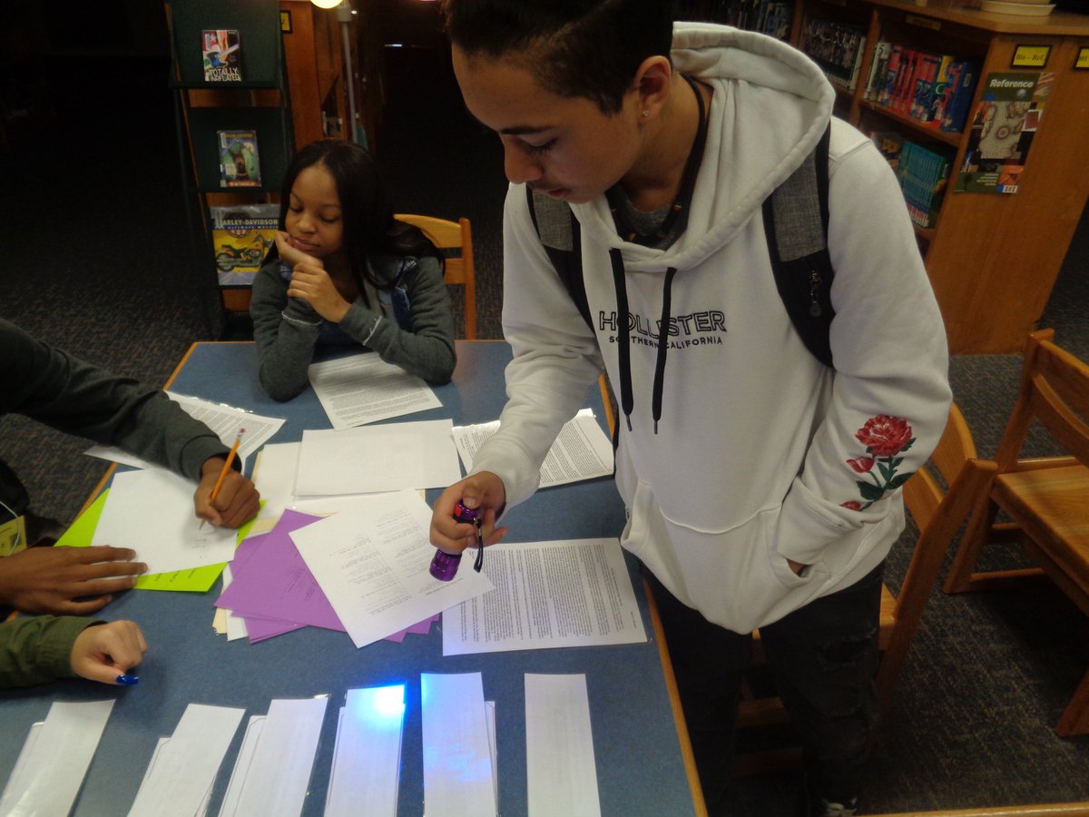 FCMSreads's tweet photo. Ms. Clark's classes solved the mystery and received gifts from the old man's ghost of #EdgarAllenPoe and #TheTellTaleHeart. They make excellent crime investigators! #FCMS_Pride #ccpslibraries https://t.co/XSAmf5K1yN