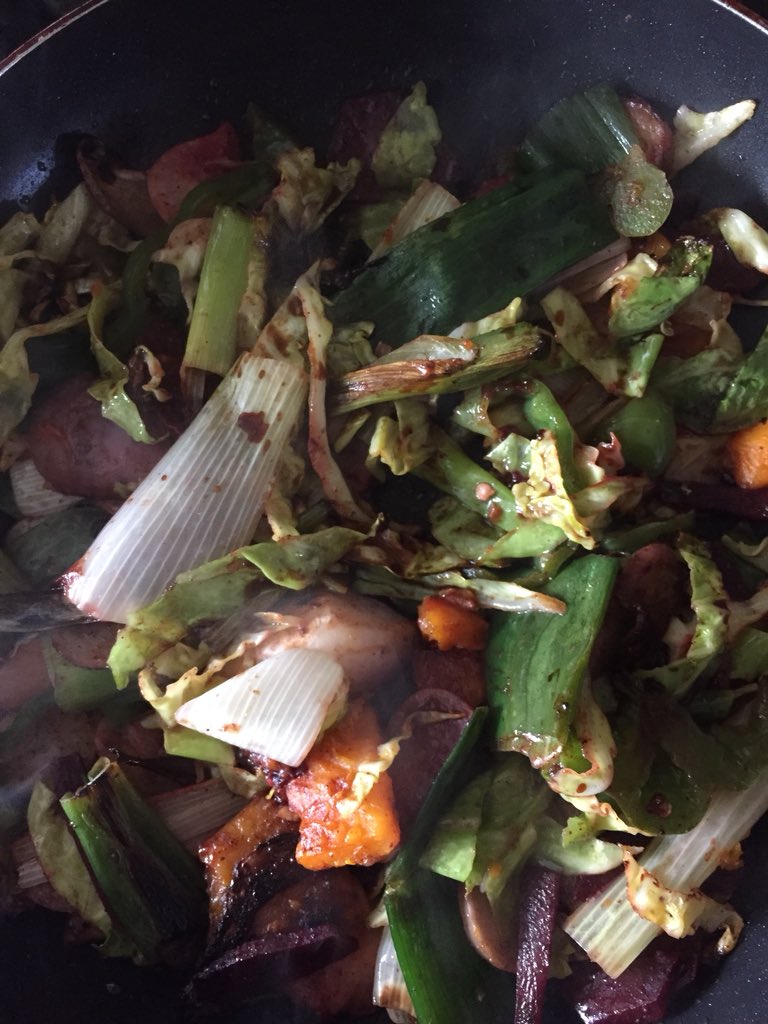 Busy day getting ship orders done, invoices written and the last of green manures in so quick stir fry lunch all our veg of course. Then preparing for Hugelkultur with <a href="/CamCropShare/">Cambridge CropShare</a> tomorrow