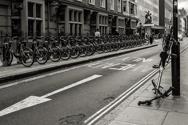 shotbywiles's tweet photo. Untitled, Great Russell Street, London⠀
⠀
#shotbywiles #streetphotography #streetphotographer #streetphotographers #SPiCollective #lensculturestreets #xpro2 #fujifilmxseries https://t.co/Tyc7CtvnME https://t.co/YLgAlYDDOG