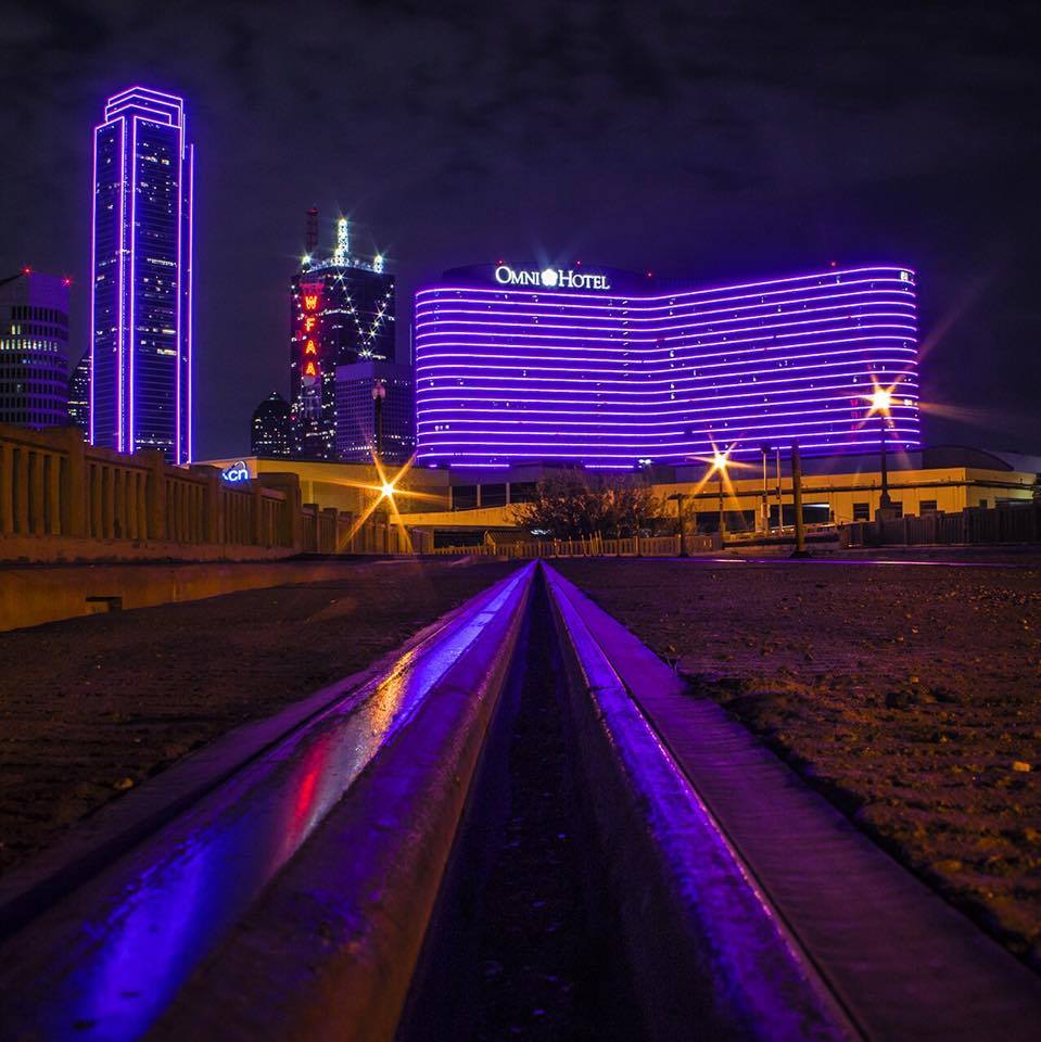 DallasDVTF's tweet photo. The Dallas skyline will be purple this weekend to support Domestic Violence Awareness Month. #BigDEndsDV #DVAM @josephhaubert 
Photo Credit: Joseph Haubert https://t.co/xURVswwNpx https://t.co/Upo4g6V6Uw