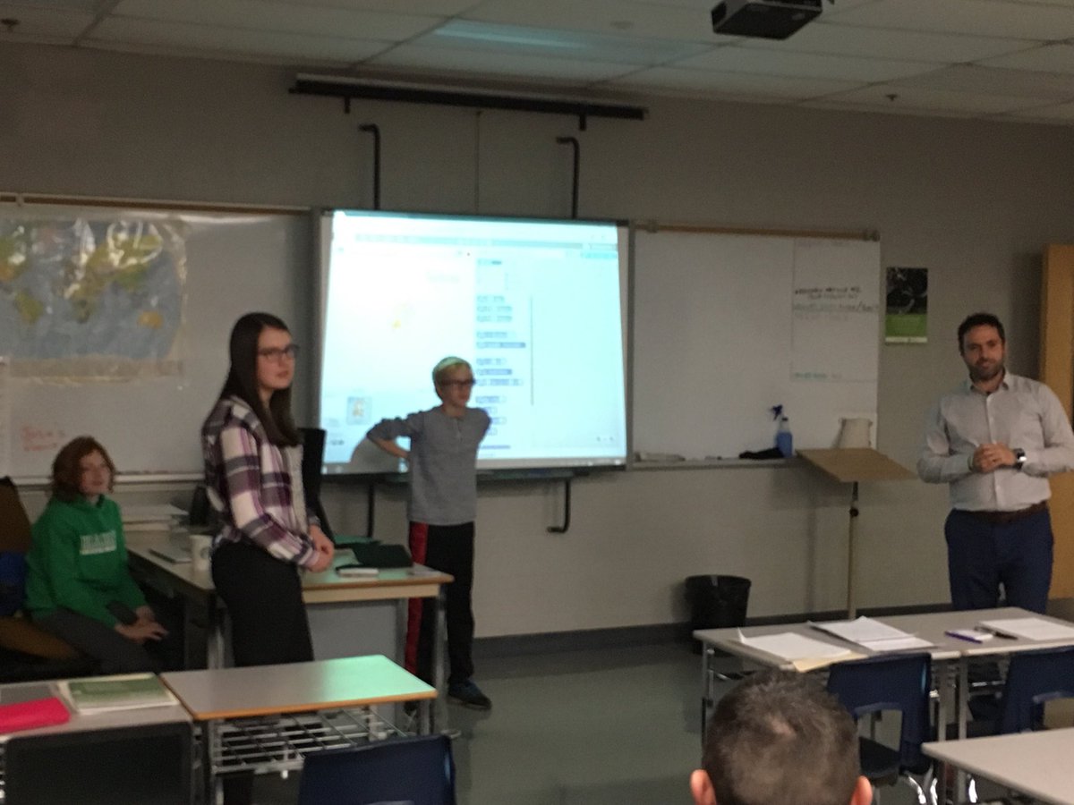 St. Theresa students teaching teachers about coding! Proud of these kids! ⁦<a href="/StTheresaShark/">St.Theresa, London</a>⁩ ⁦<a href="/LDCSBSchools/">LDCSBSchools</a>⁩