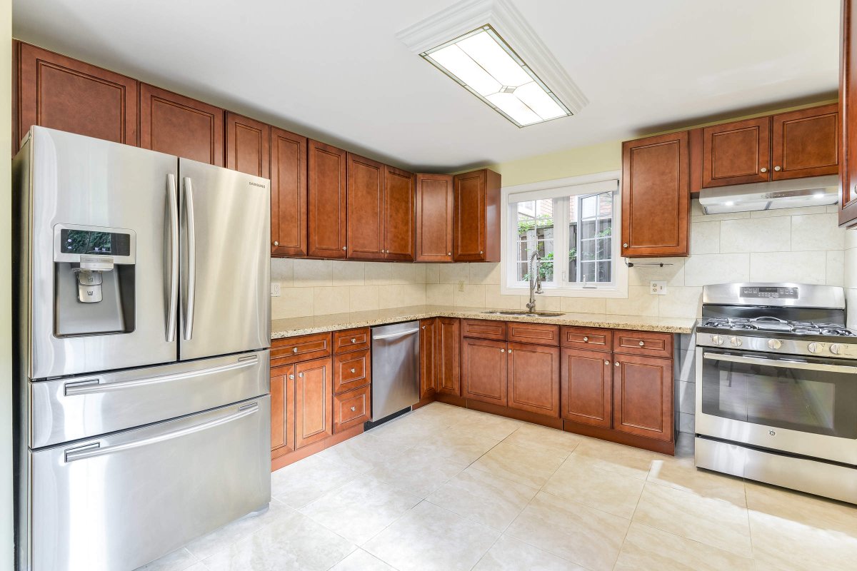 alexwsells's tweet photo. Any Pool or Billiards players out there? Brandon is up for the challenge during our Open House this weekend at 56 Rupert Ct, Hamilton. 2-4pm each day.
#hamiltonrealestate #hammer #hamont #hamilton #pooltable #openhouse #buyingrealestate #buyingahome #sellingahouse #suttonquantum https://t.co/uO3L6PoTKZ