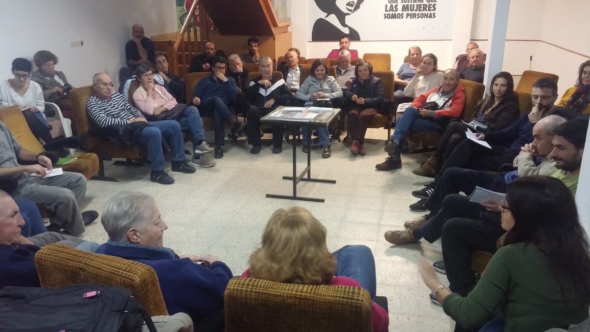 IU_Hortaleza's tweet photo. La energía es un derecho -otro- con el que no se puede especular y, sin embargo, aceptamos pasivxs el mayor atraco legal que hay 💡💡💡💸 Ayer hablamos sobre cómo se #CambiaDeBando en #Hortaleza 🙋🏻♀️🙋🏻♂️ Gracias @sirarego @somenergiamad y @LaCorrienteCoop https://t.co/2sgkylJtL5