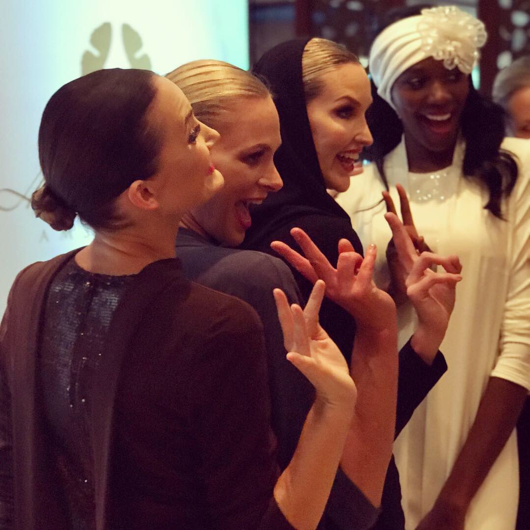 DavineFanpage's tweet image. Lol met deze mooierds! #modellen #models #hautecouture #mannequin