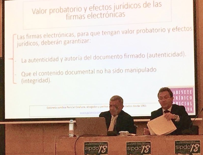 OrellanaPeritos's tweet photo. Hoy hemos impartido la ponencia “El #peritocaligrafo en la era digital” en el Congreso internacional de peritos en documentoscopia coorganizado x #sipdo y la universidad de #Salamanca @usal #caligrafos #peritocaligrafo #documentoscopia #forensicscience #grafocritica #grafologia https://t.co/yMt5sFhZEf
