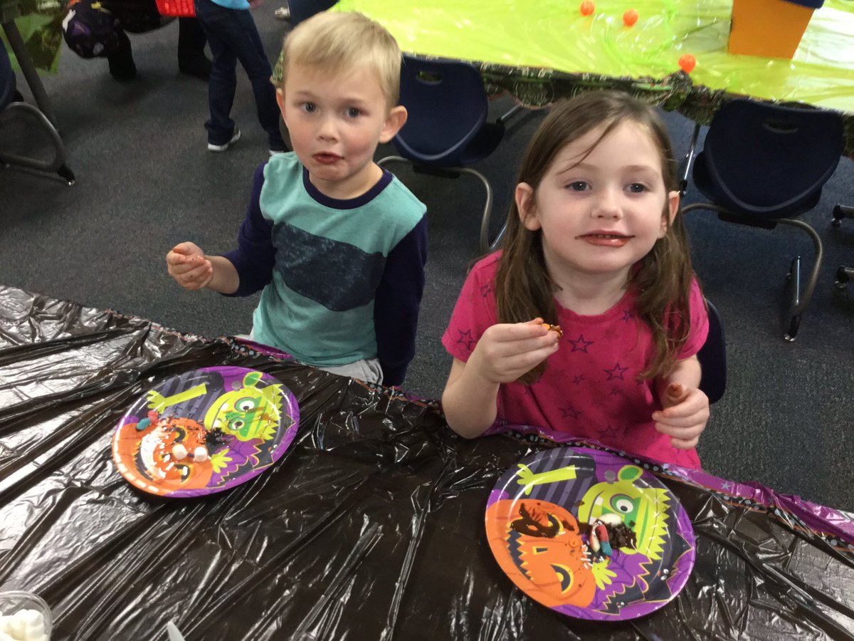 MsCatrina_P1's tweet photo. Fall Party Fun!!! #preschoolrocks https://t.co/lrjOMTCEQB