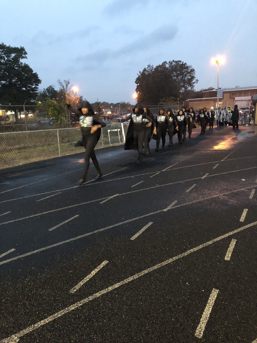 Melissa90908196's tweet photo. A little rain won’t stop us!!! Let’s go GP!! Homecoming game!!!🏈🏈 https://t.co/mSa4084PSb