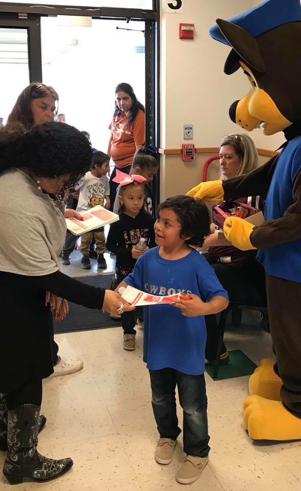 annette_mia's tweet photo. Perfect Attendance Paw Patrol Party with the Principal! #Attendance counts!! #HMDpride #WeLeadTX https://t.co/z8cEO8bBvx