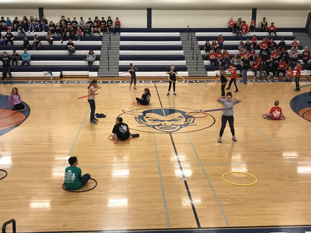 UnicoiMiddle's tweet photo. We would like to congratulate Team Reveur for winning the first nine weeks house competition! We also had one of our second nine weeks competitions today! Lots of fun! https://t.co/Jfo1ABU2LS