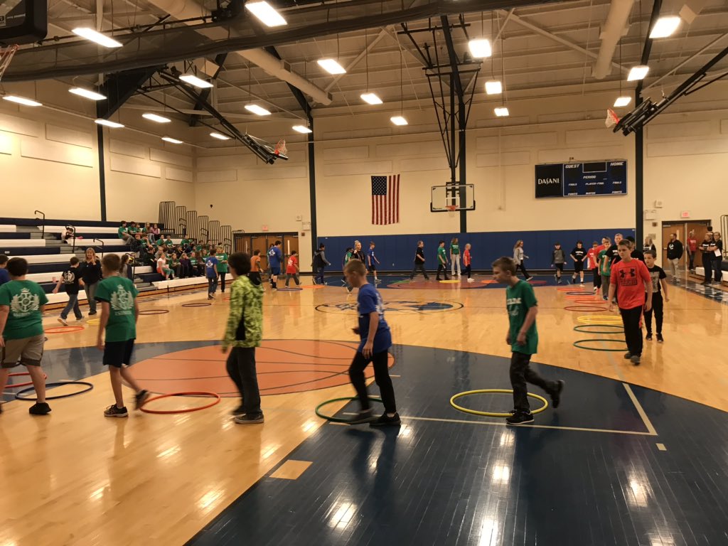 UnicoiMiddle's tweet photo. We would like to congratulate Team Reveur for winning the first nine weeks house competition! We also had one of our second nine weeks competitions today! Lots of fun! https://t.co/Jfo1ABU2LS