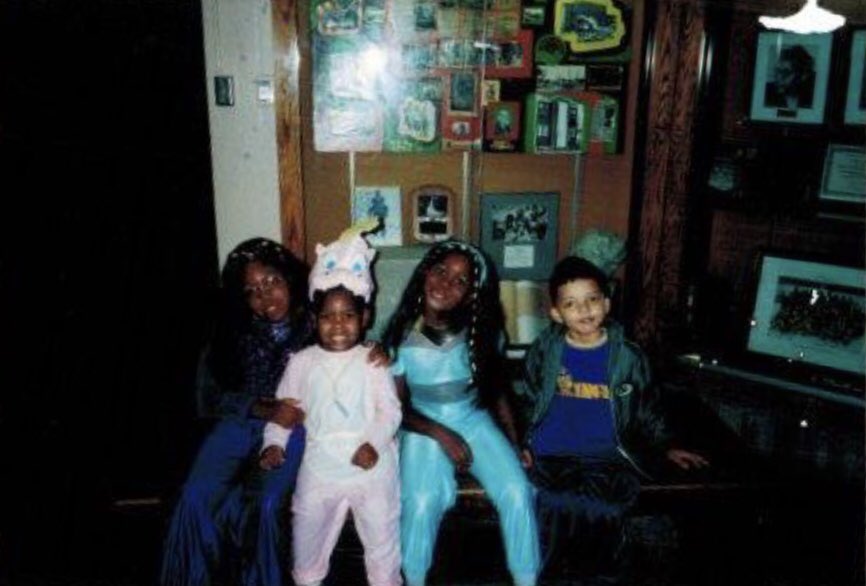 HallieQBrownCtr's tweet photo. Today’s #HQBFlashbackFriday photo is in honor of our annual Hallieween Party (which by the way is THIS Sunday from 2-4p) a photo of these kids from the community at a Hallieween party from 2001! Have a fun and safe Halloween Weekend everyone! #HQB2018 #HallieQBrownCommunityCenter https://t.co/HMo0B3aJXX