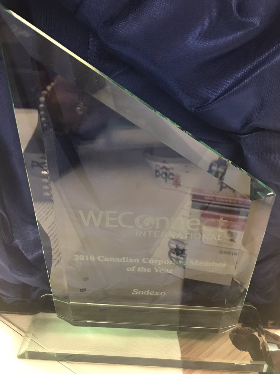 ElizabethAuceda's tweet photo. Wow honoured for this award of Corporate of the year and proud of every women entrepreneurs that have gone beyond for Sodexo #sodexocanada #WEPowercanada @WEConnectCanad1 https://t.co/dTiLHHikwS