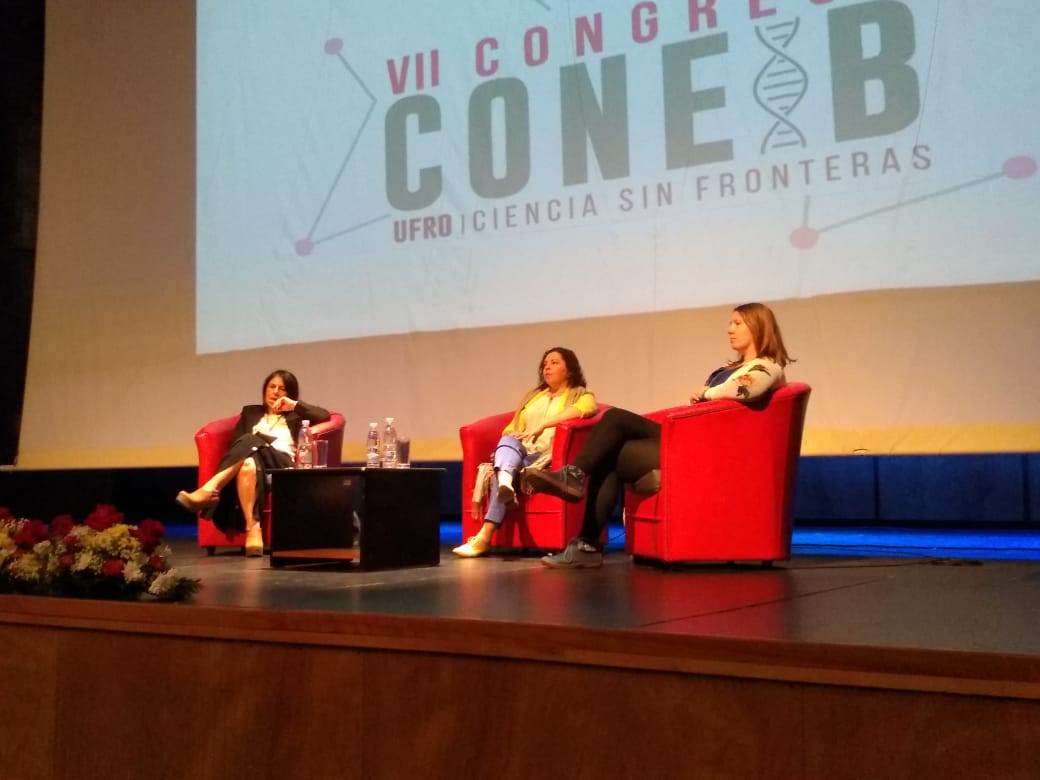 RedInvestChile's tweet photo. Hoy Nuestra socia de @RedInvestChile la Dra. @VaniaFigueroaI panelista invitada por @aneib en el VII Congreso de Estudiantes de Ingeniería en Biotecnología #CONEIB, empoderando a las mujeres científicas en @UFrontera https://t.co/LQLK19g92r