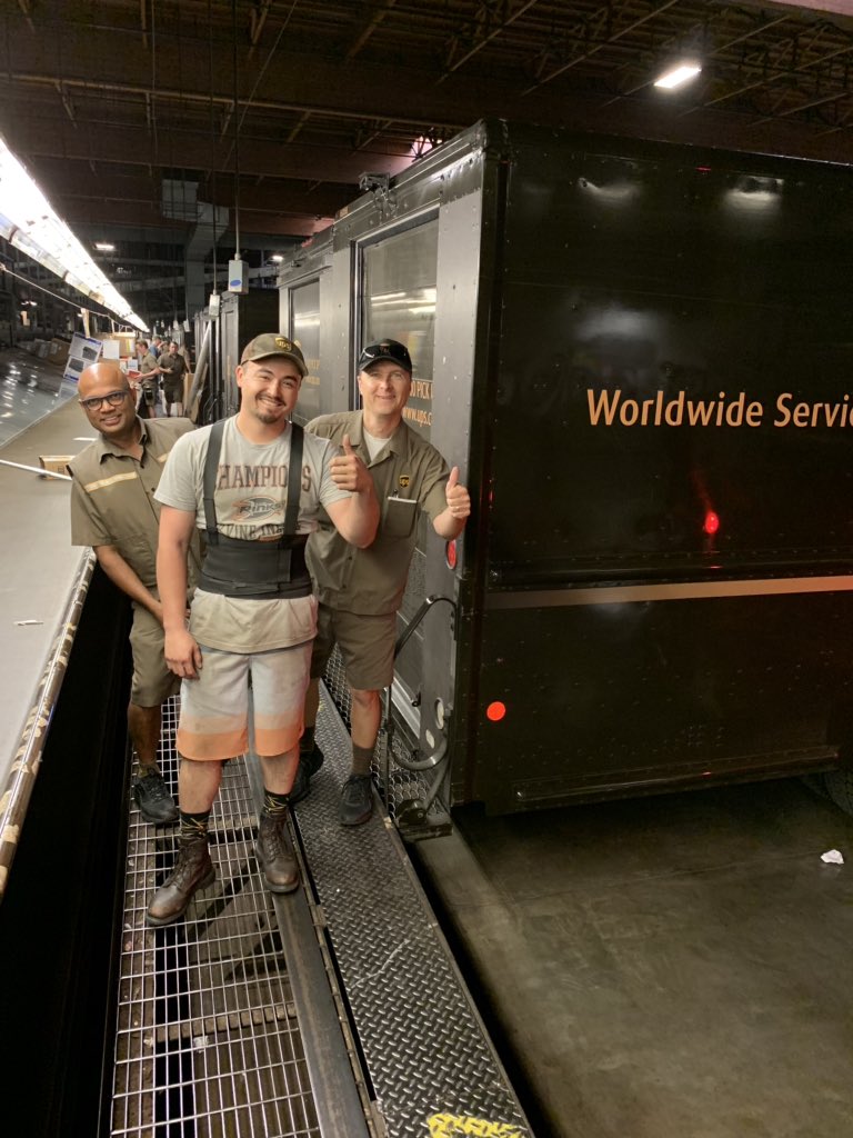 MannEric01's tweet photo. @UPS_Laguna #DoorsDown on Friday! 🔥 #nostacking #straightline #firedup Great job and thank you for a great week! @ExperienceUPS @jrindafernshaw https://t.co/xIDOXzAMMS