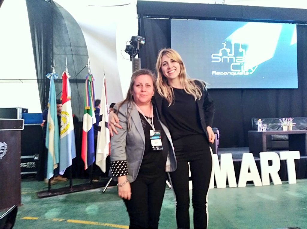 modernizacionlr's tweet photo. Finalizamos nuestra participación en el 2do Congreso #SmartCity en la Ciudad de Reconquista Provincia de Santa Fe. Agradecemos a @munireconquista por la invitación. Y redoblamos esfuerzos de cooperación y asistencia técnica entre ambas comunas.  #AlbertoParedesUrquiza https://t.co/9oUnbgjiHA