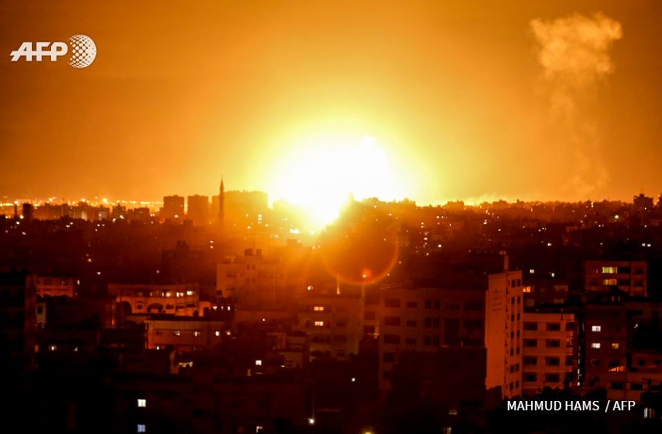 MASSIVE ROCKET BARRAGES HITTING ISRAEL FROM GAZA - NOW ! Dqd4UkAXgAAnqLs