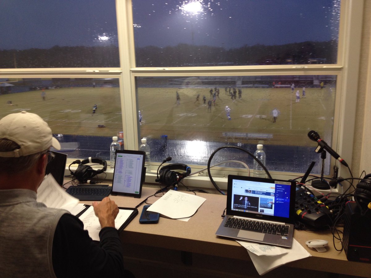 RadioTechie's tweet photo. It is a rainy night in GA, Glen Allen that is!  Game of the Week: Deep Run @ Glen Allen on Fox Sports 910 https://t.co/XSo02QArt5