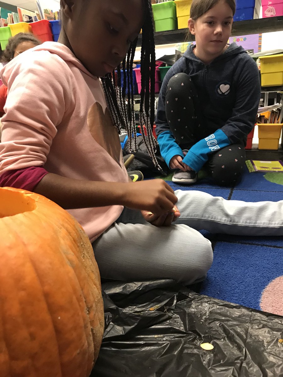 Fun with pumpkins! #math #learning #pumpkins #fall #ChallengeAccepted <a href="/MVEMustang/">Meadow View Elem.🚌</a>