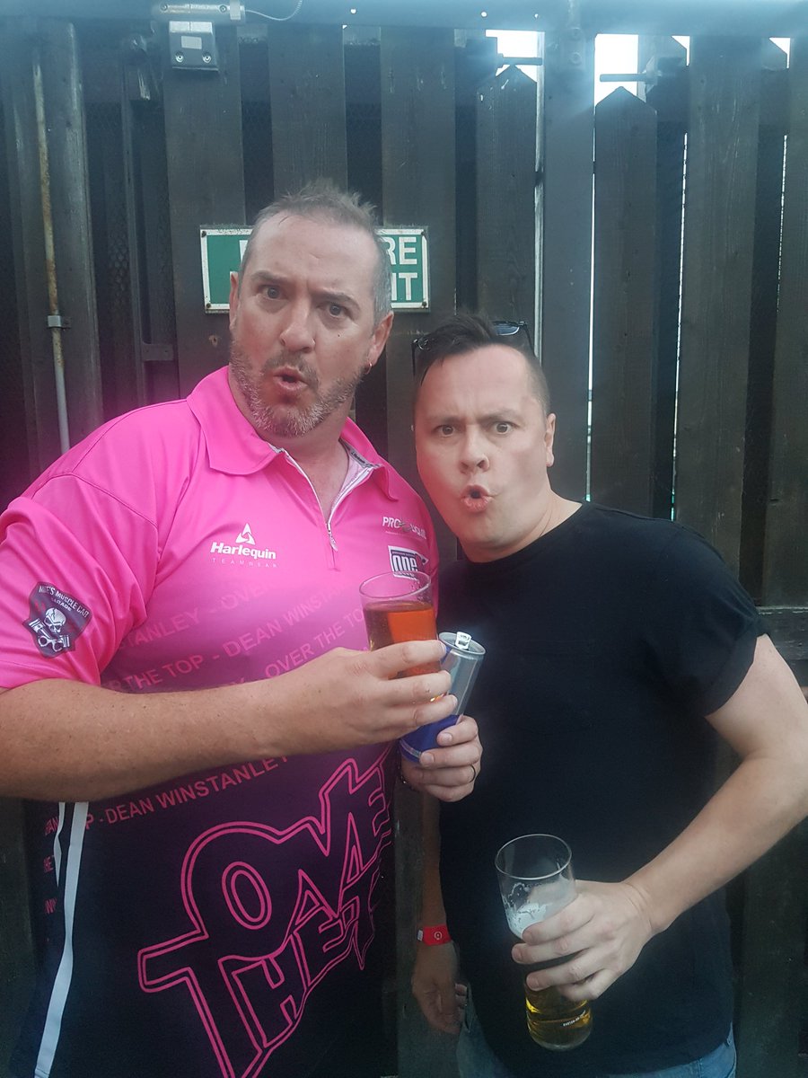 leehollick83's tweet photo. Great to meet this legend https://t.co/WuWYMysEe2