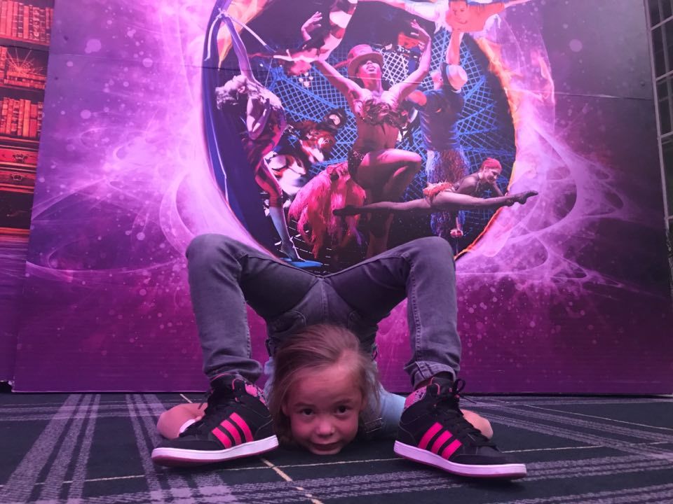 Kidsentrips's tweet photo. Cirque Berserk: Familiecircus in Kursaal Oostende https://t.co/8v3DNKWWB7 https://t.co/TSOBv0mrng