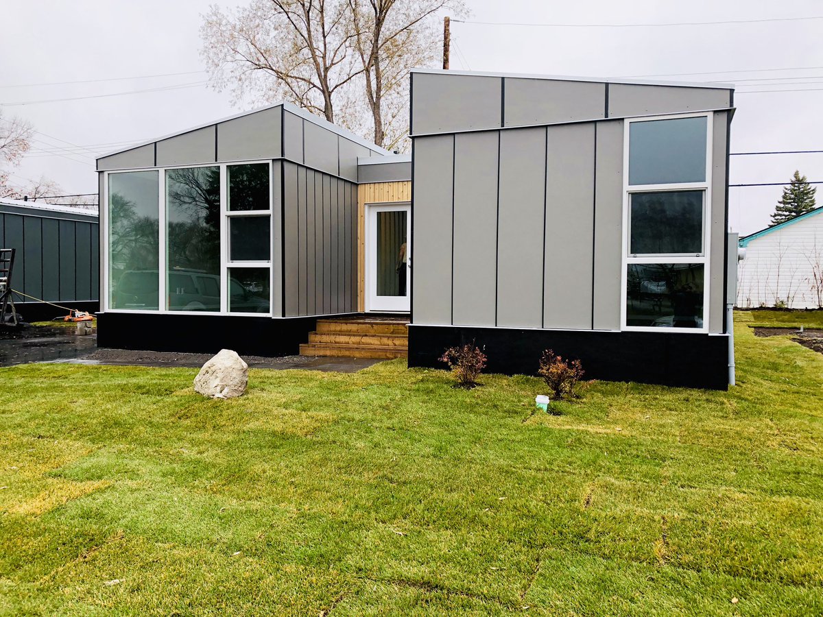 mezzo_homes's tweet image. Possession day for this beautiful Mezzo Home!