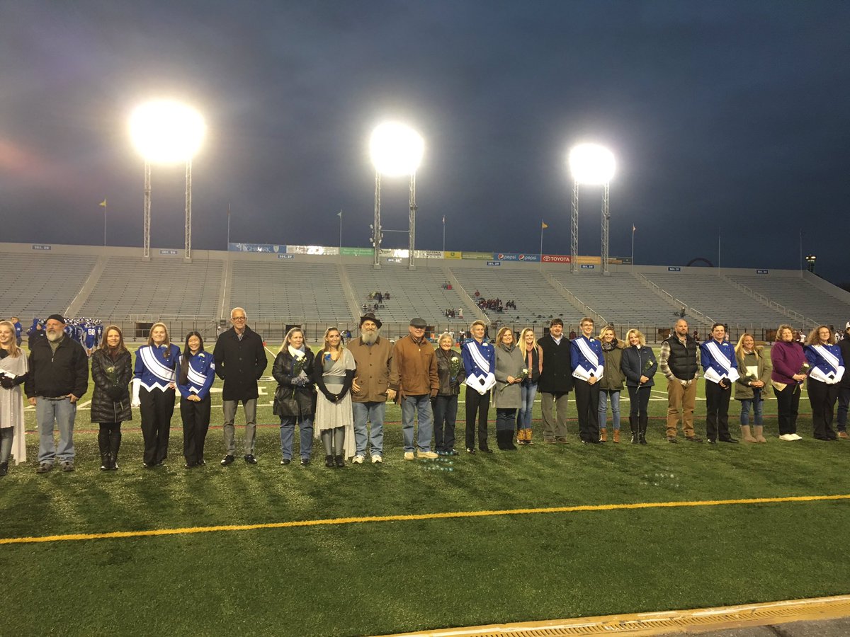jhanula's tweet photo. Congratulations to our 22 LD Senior Band members on Senior Night. Thank you! https://t.co/IumJoI3FxB