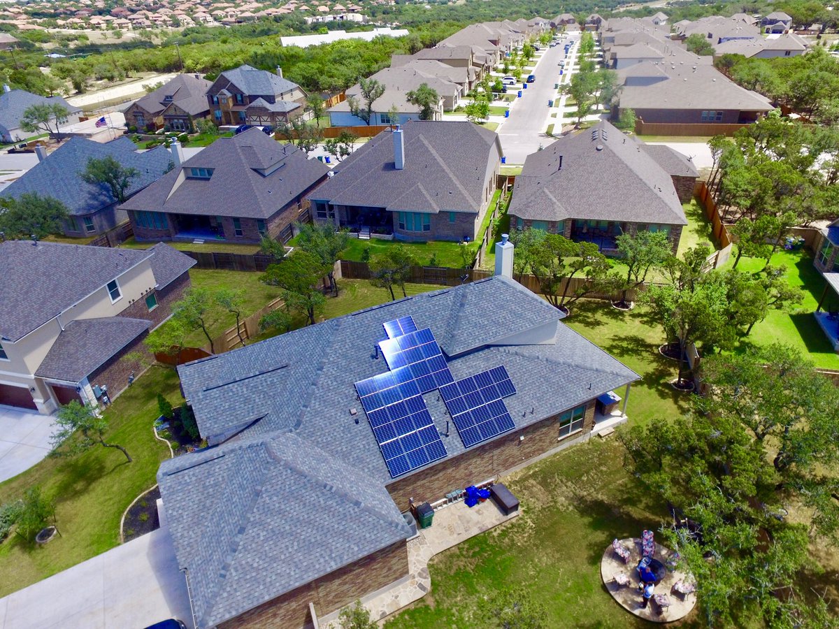 voyagesolarnrg's tweet photo. The rain is finally gone and we have another beautiful home up and producing its own electricity. Bye bye electric bills and hello savings! #solar #texas #austin #sanantonio #hillcountry #drone #dronestagram #photography #home #renewableenergy #keepaustingreen #green https://t.co/CzBuf8JHLx