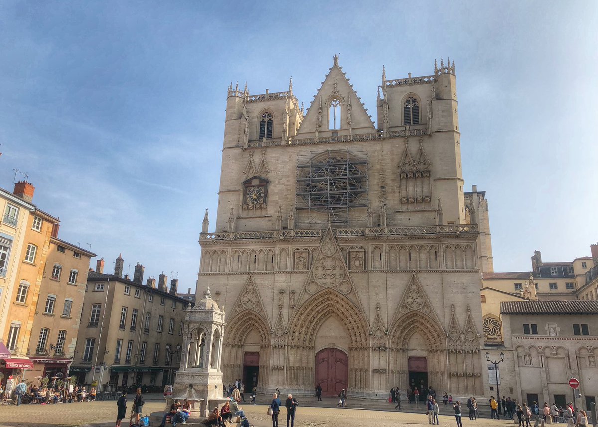 GuideduVoyage's tweet photo. #photographie de la Primatiale Saint-Jean-Baptiste : la #cathédrale de #lyon
Au pied de la colline de #Fourvière, au cœur du #vieuxlyon, la #primatiale Saint-Jean-Baptiste est plus connue sous le nom de cathédrale Saint-Jean. #lyon5 #onlylyon #france #church #catedral #stjean https://t.co/rPQiTbQJM6