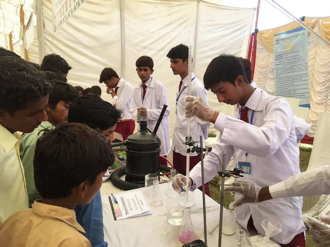 ApnaShowbiz's tweet photo. Hundreds of kids from all over Thar and nearby areas queued up to learn different concepts of science as The Dawood Foundation holds the biggest MagnifiScience Exhibition in Thar.
#MagnifiScienceThar #MagnifiScience2018 #TheDawoodFoundation #TDF #MagnifiScience #TharFoundation https://t.co/U3KTA3z3fN