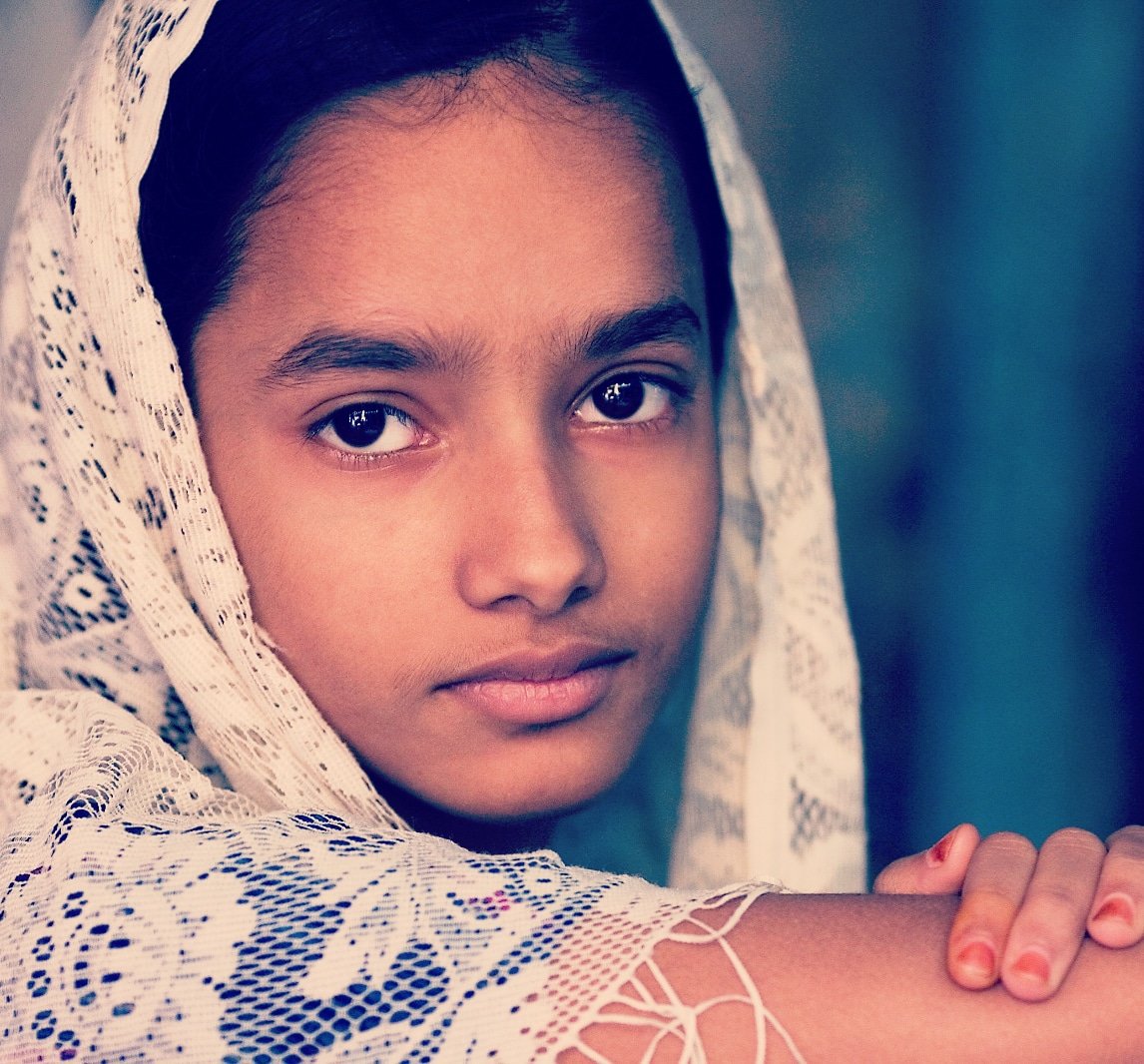 QemProchain's tweet photo. En Inde, la peur d'enfanter une fille est soutenue par l'idée que son coût plongerait la famille davantage dans les difficultés. En effet, il faudra plus grande, l'éduquer, la marier et la doter. Ce dernier impératif sous entend un coût financier insurmontable pour les familles. https://t.co/UdKGh3Ulbv