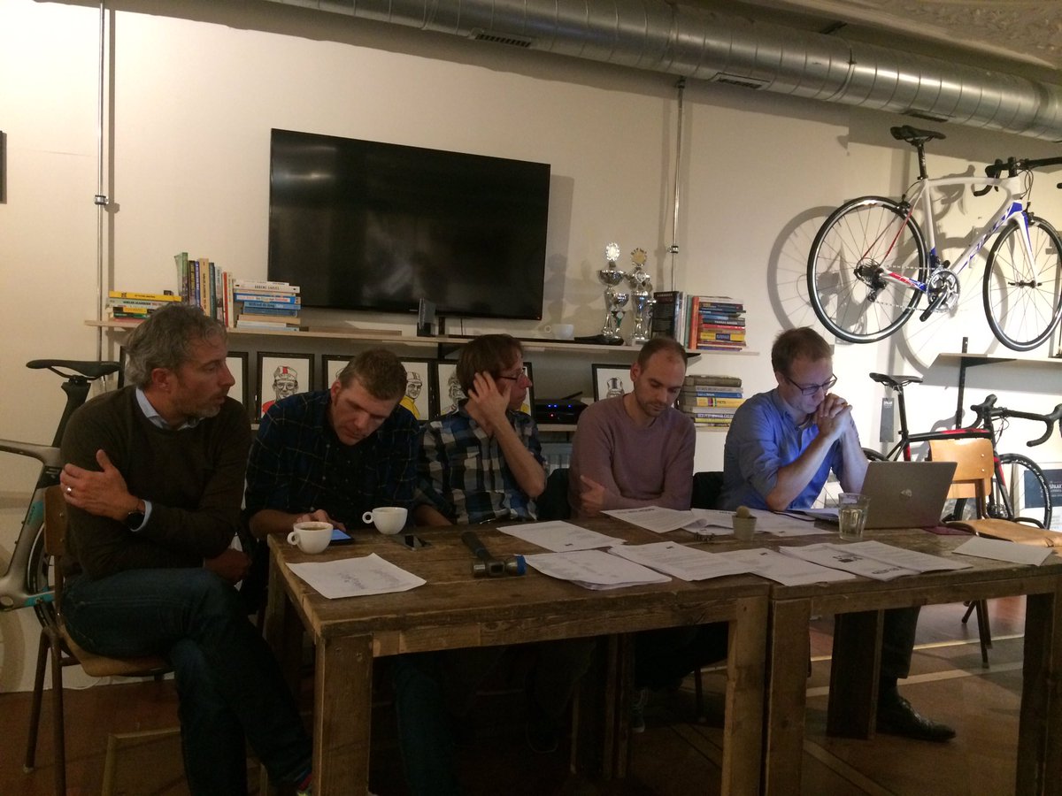 HET bestuur tijdens de ALV van misschien wel de beste wielerclub van de stad Groningen. #cyclesportgroningen. In ieder geval de leukste club!