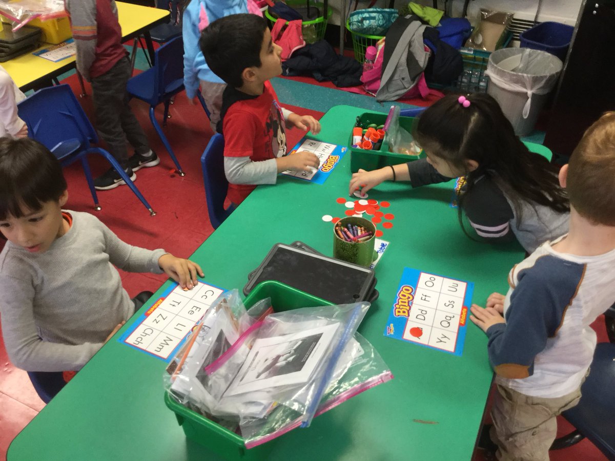 Some Friday BINGO fun! Practicing Spanish alphabet and letter sounds📓#mineolaproud #duallanguage