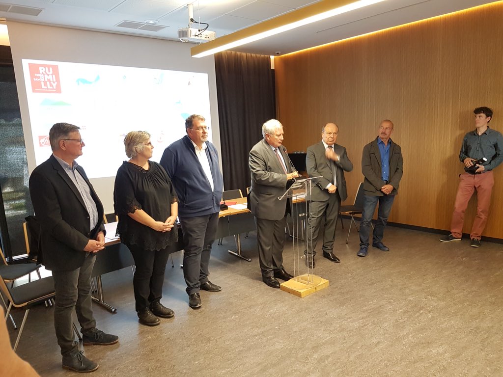 Prefet74's tweet photo. Pierre Lambert, @Prefet74, présent à la signature de la convention « Foncière de #HauteSavoie » par ses membres fondateurs, au siège de @epfl74. La Foncière, un nouvel outil de gestion et de valorisation du patrimoine public. https://t.co/qgyYUeShCo