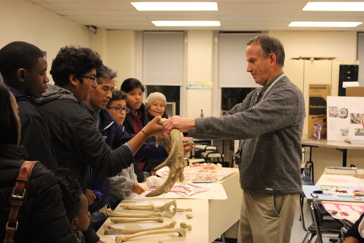 MsgrScanlanHS's tweet photo. Our Open House was a success!! Thank you to all of you who came and showed interest in our institution.  We hope to see you next year! #OpenHouse #MsgrScanlanHS #volleyball #art #knitting #MonsignorScanlanHighSchool ⚪️🔵 https://t.co/K7uqV984fo