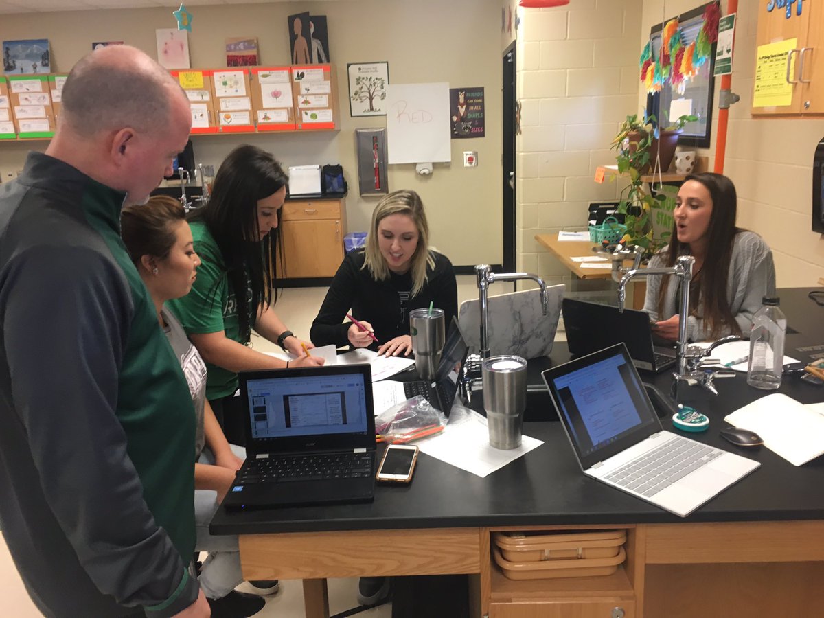 drbellsci's tweet photo. Secondary science teachers designing their own experiments and engaging in argumentation of their claims! @ArgumentDriven #ProsperScience #TransformProsper https://t.co/jYr9XFKodG