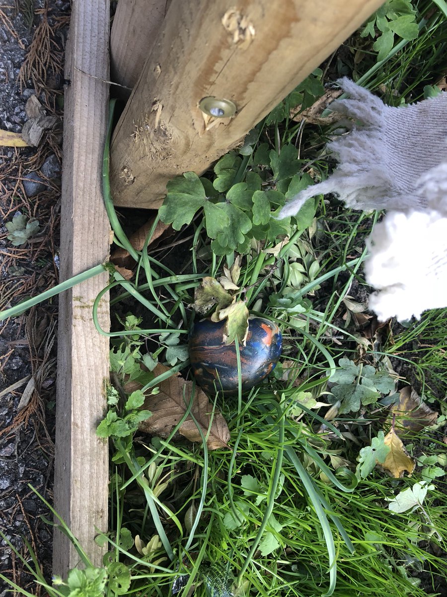 mandyswift's tweet photo. @NVPSRobinNWren Daisy hid her rock at Twinlakes Theme Park! She hoped the Friendly Halloween ghoul would look after it :) #NVPSROCKS https://t.co/gjltOeDBKc