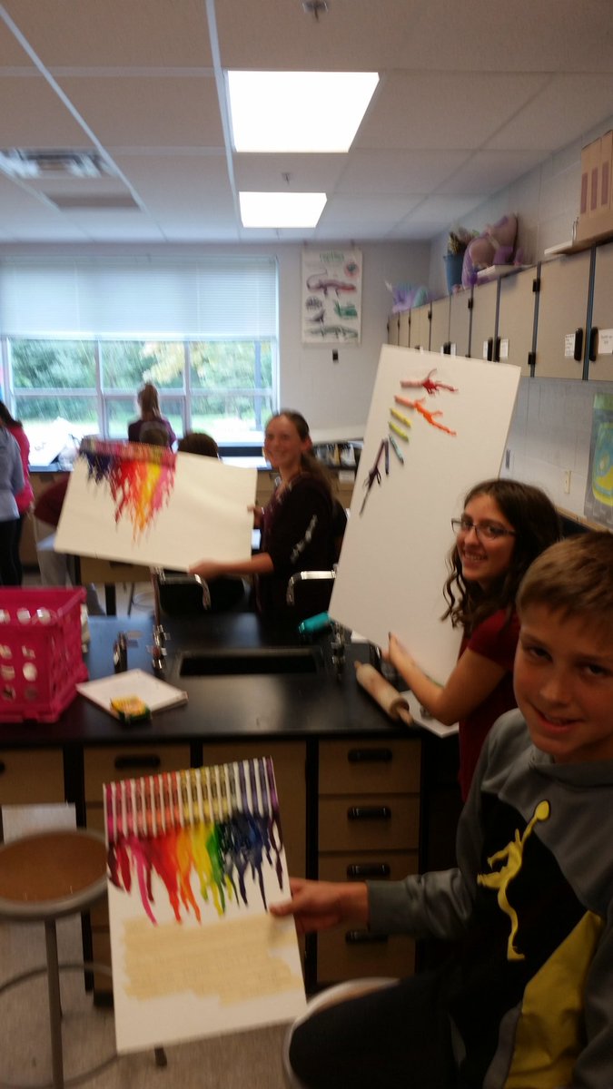 MPetrilloMMS's tweet photo. Students learn about phase changes, changes throughout history, and the theme of change in poetry as we create melted crayon art. #masdproud https://t.co/bvUy2a0xBl
